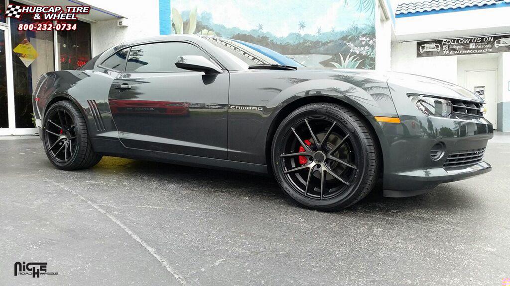 vehicle gallery/chevrolet camaro niche targa m130 20x85  Black & Machined with Dark Tint wheels and rims