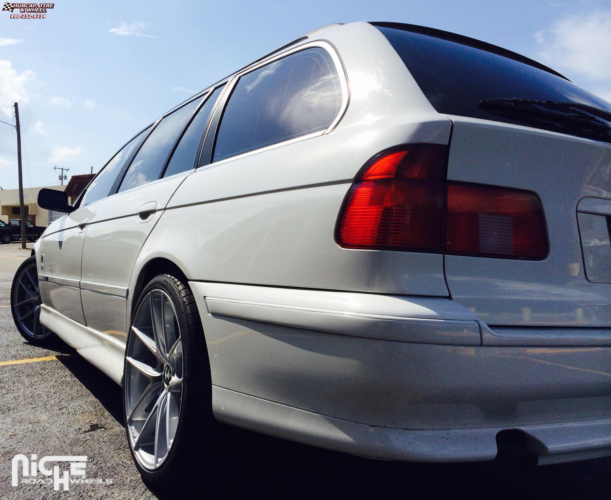 vehicle gallery/bmw 528i niche targa m131 20x85  Silver & Machined wheels and rims