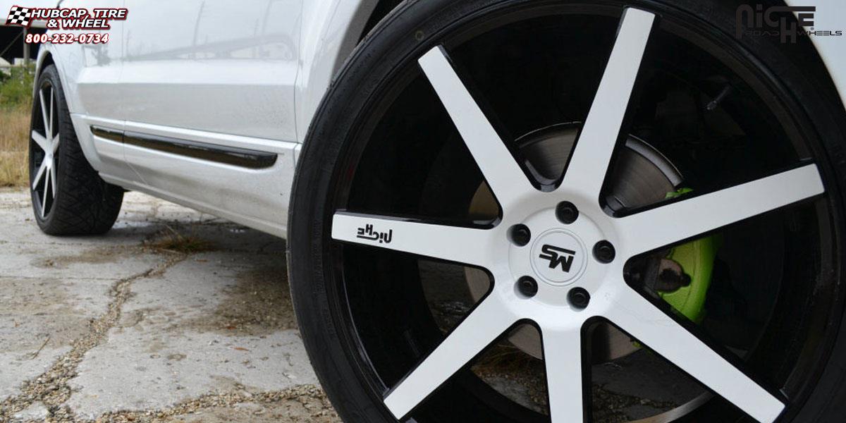 vehicle gallery/land rover evoque niche milan m134 suv 22x9 Black & Machined with Dark Tint wheels and rims